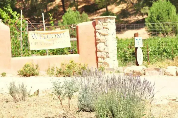 VILLA VINO AT POALILLO VINEYARDS