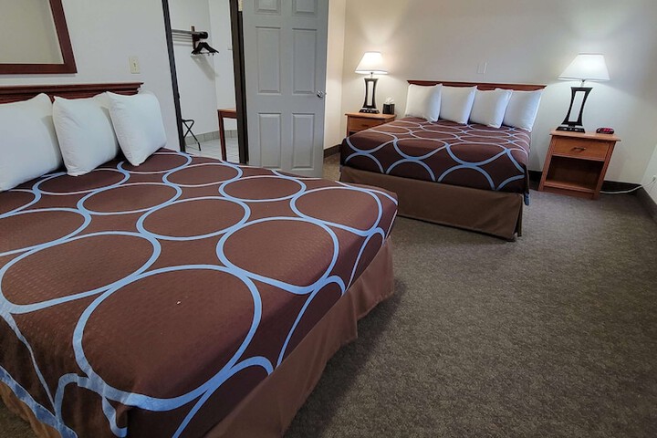 Room 13 of 42