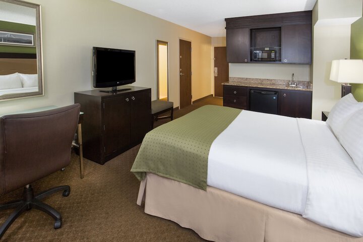 Room 18 of 36