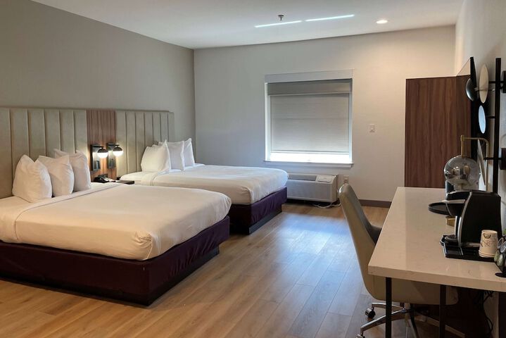 Room 35 of 60
