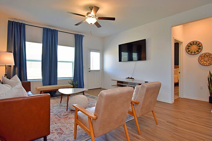 Long-term Stays Family-friendly Communal Pool!