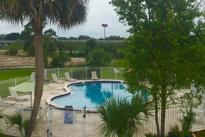 Pool 7 of 41