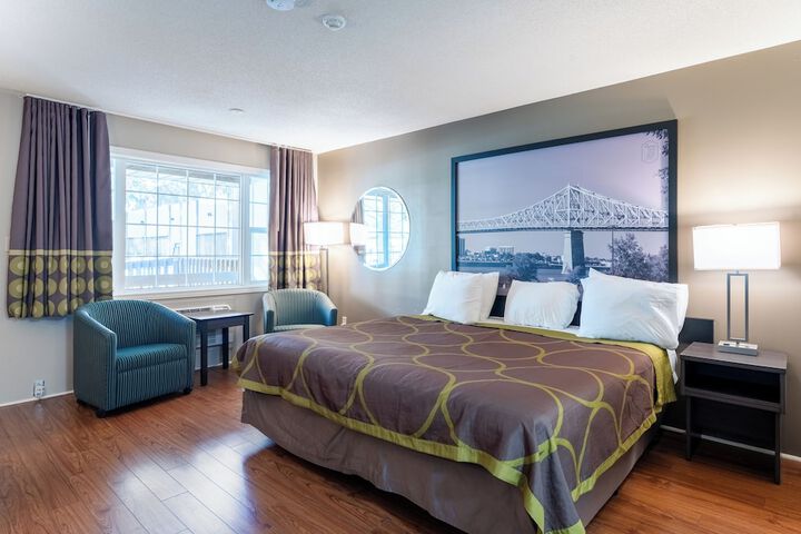 Super 8 by Wyndham Gananoque / Country Squire Resort