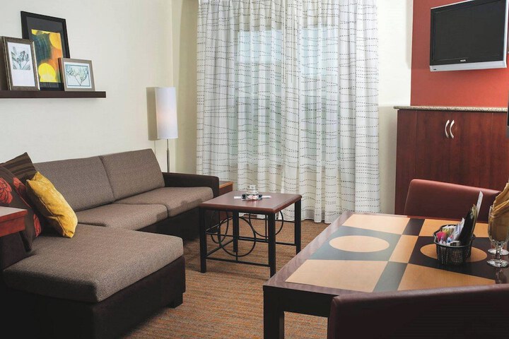 Room 12 of 16
