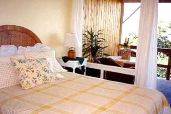 Hale-hoola B & B