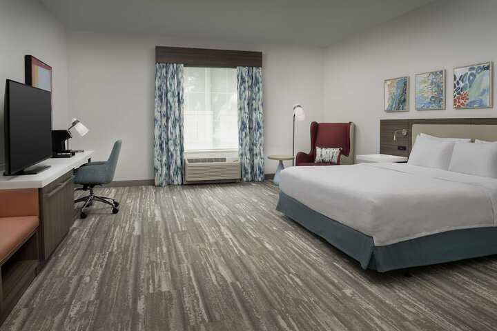 Room 33 of 40