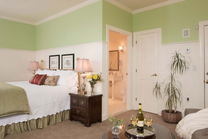 Room 72 of 144