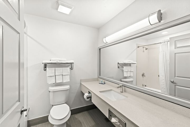Room 25 of 37