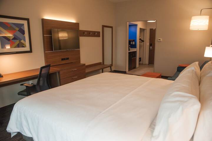 Room 26 of 43