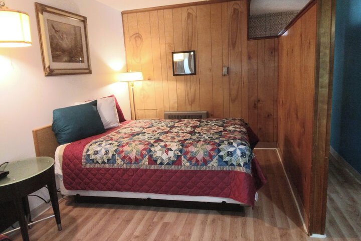 Room 22 of 64