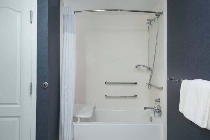 Room 9 of 29