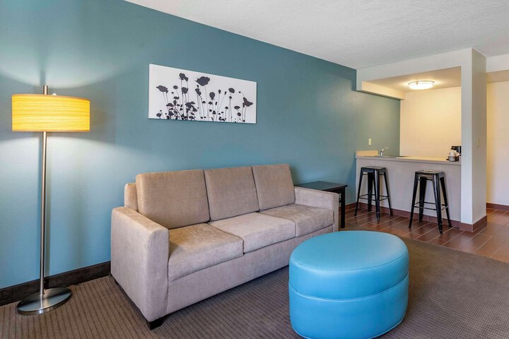 Room 14 of 35