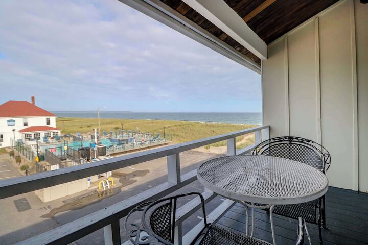 Waves Oceanfront Resort