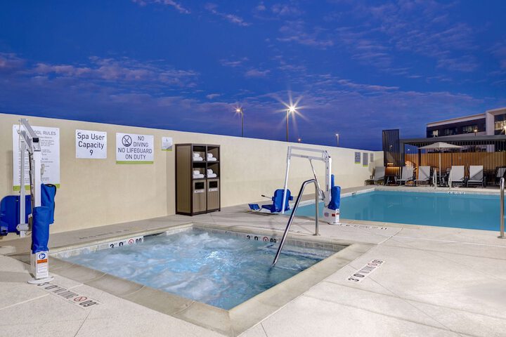 Pool 10 of 55