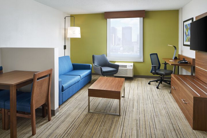 Room 16 of 39