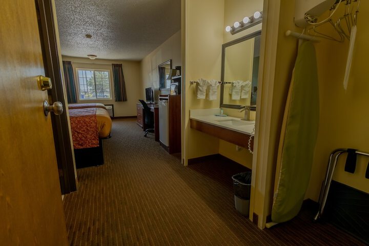 Thunderbird Lodge