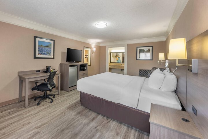 Quality Inn Near Lake Marble Falls