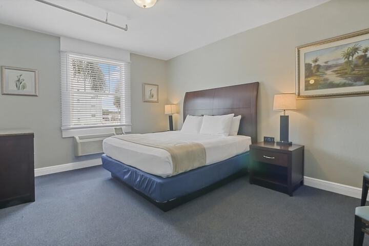Crystal Bay Historic Hotel