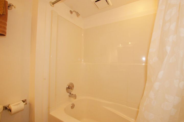 Room 32 of 51
