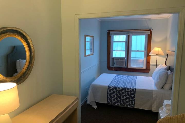 Room 28 of 49