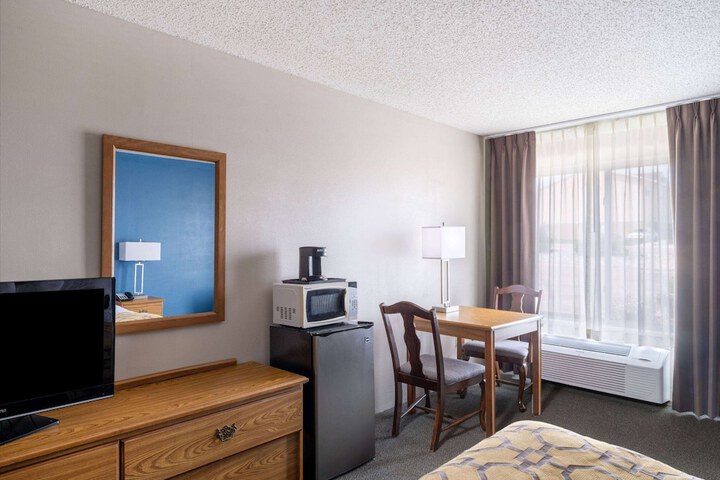 Room 52 of 68