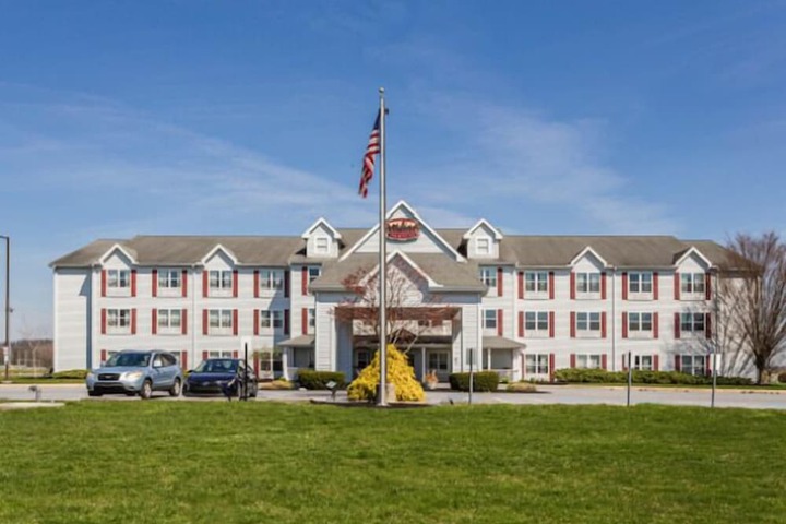 Lancaster Inn and Suites
