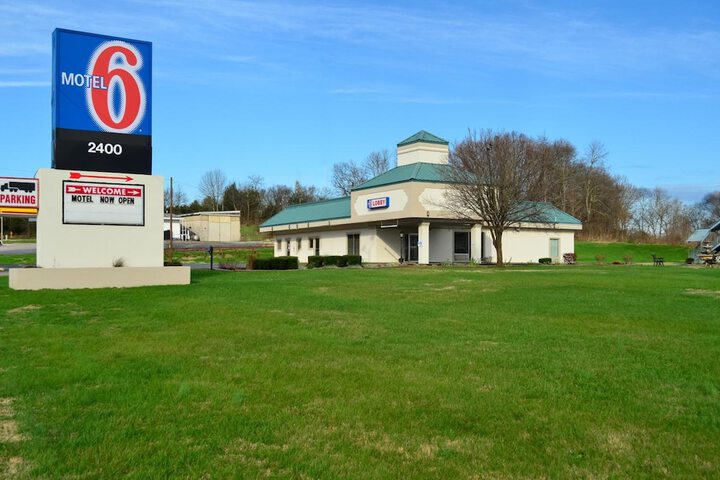 Motel 6 Pulaski TN