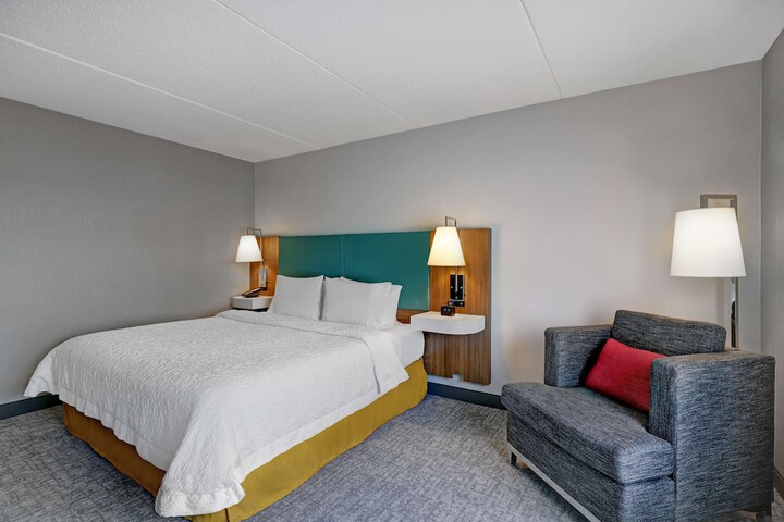 Hampton Inn & Suites by Hilton Belleville