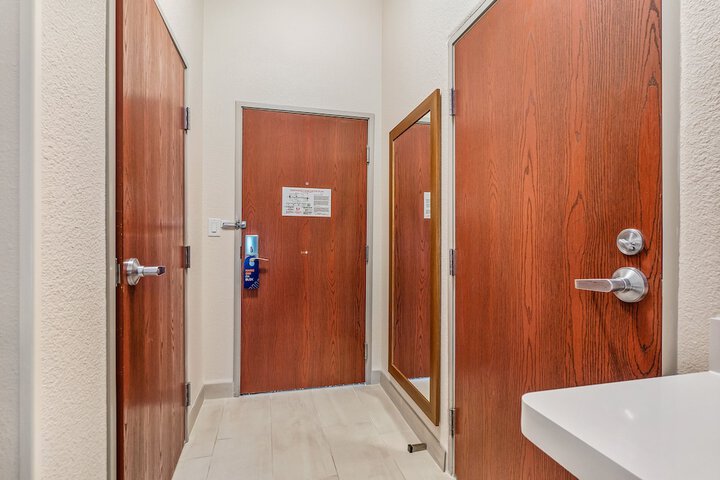 Holiday Inn Express Suites Van Buren-Ft Smith Area by IHG