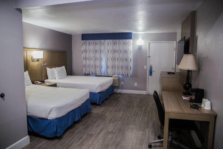 Room 33 of 51