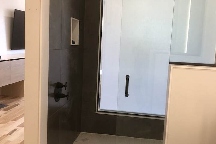 Room 13 of 110