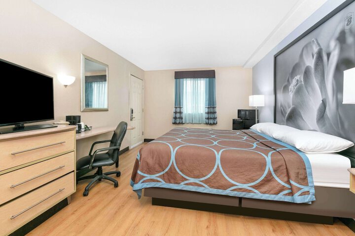 Room 22 of 39