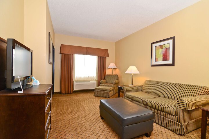 Room 8 of 14