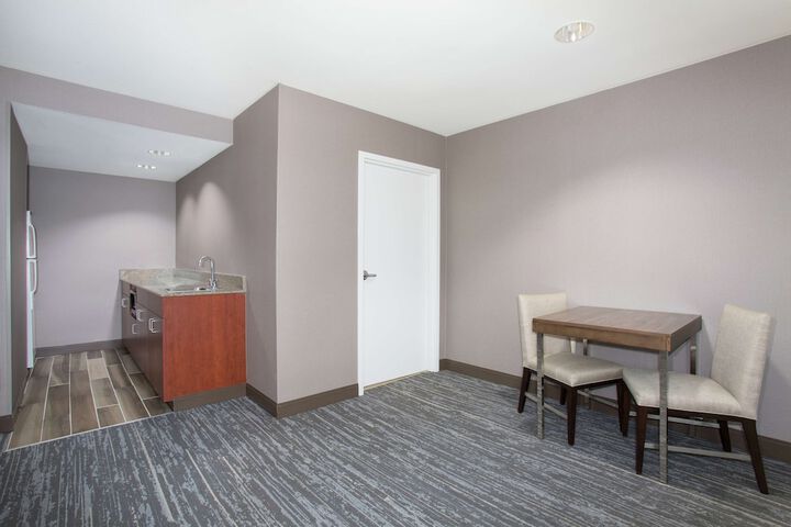 Room 34 of 59