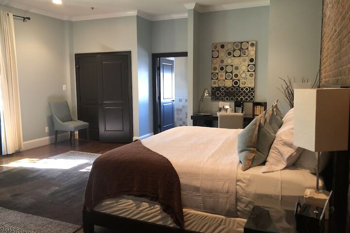 Room 46 of 168