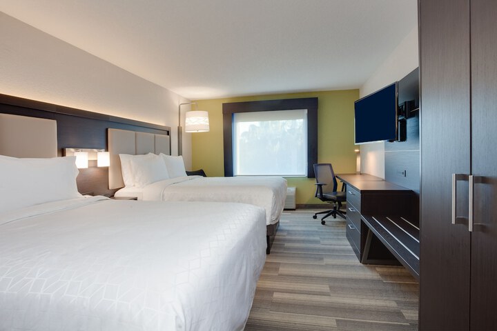 Room 11 of 30