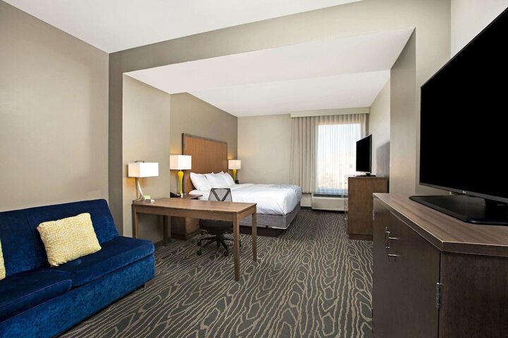 Room 30 of 61