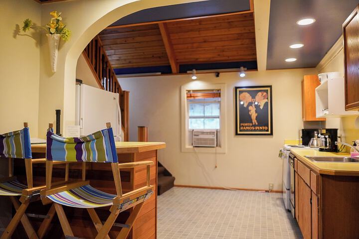 Alexanders Lodge