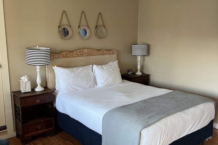 Room 93 of 181