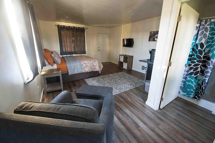 Pacific City Inn