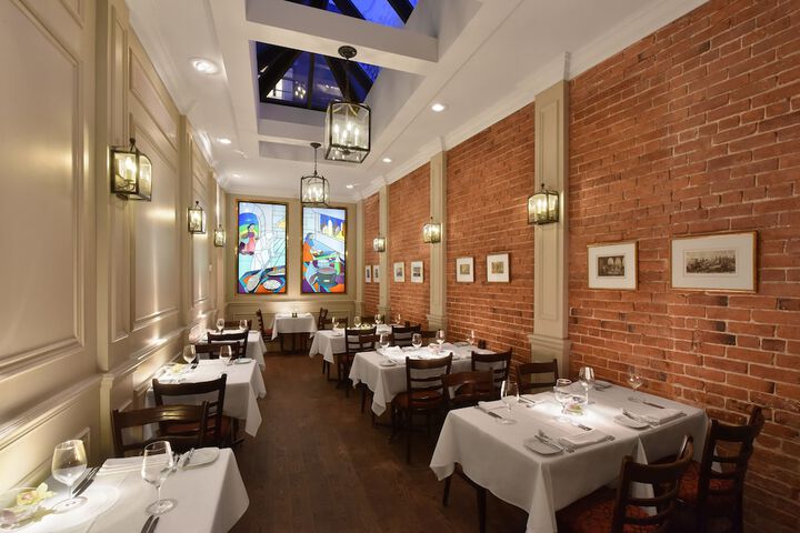 Dining 39 of 47