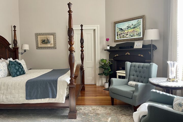 Room 28 of 69