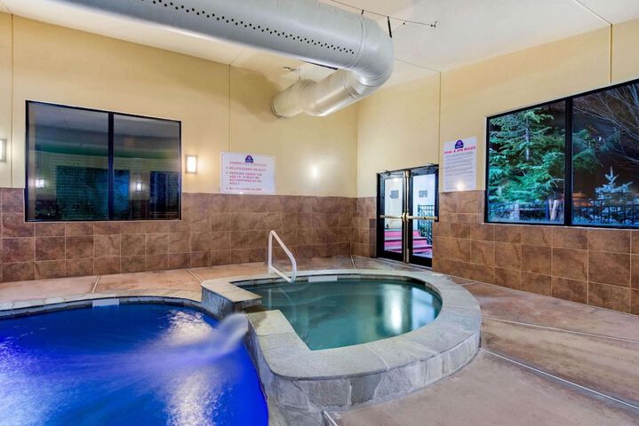 La Quinta Inn by Wyndham West Long Branch / NJ Shore Area