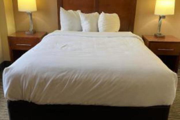 Room 34 of 40