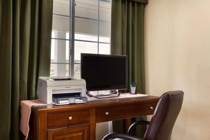 Business Center 22 of 22
