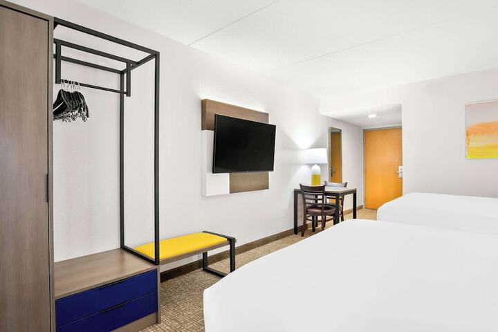 Room 35 of 52