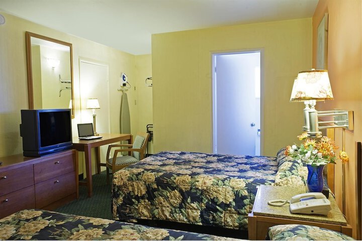 Room 10 of 20