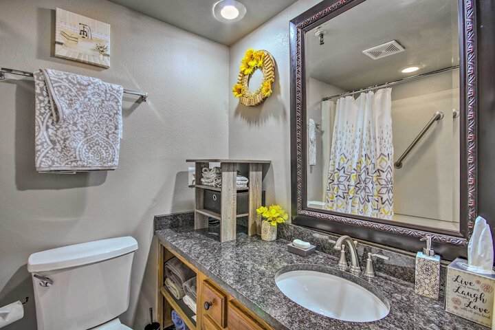 Pool Access: Condo w / Patio in Afton