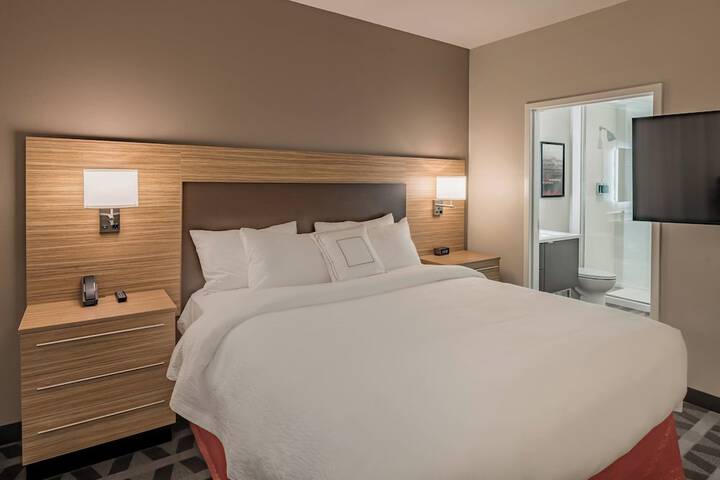 Room 17 of 27