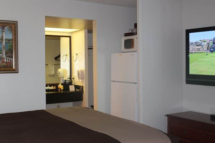 Ocairns Inn & Suites